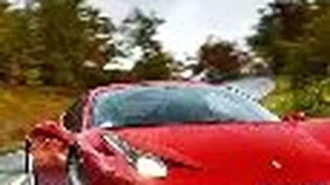 温碧霞55岁出席活动，目光散漫，领导环绕场面显赫